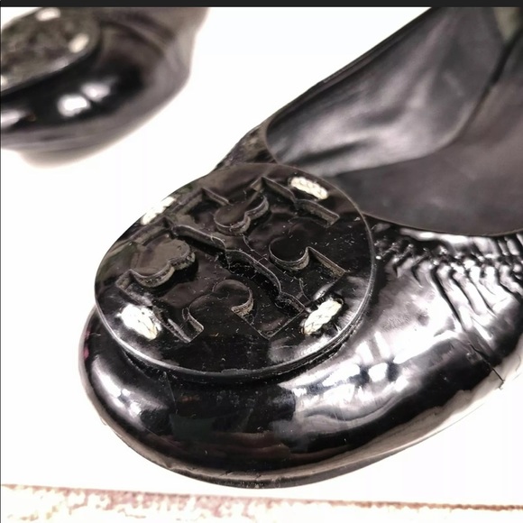 TORY BURCH Patent Leather Reva Scrunch Ballet Flat - Picture 4 of 7